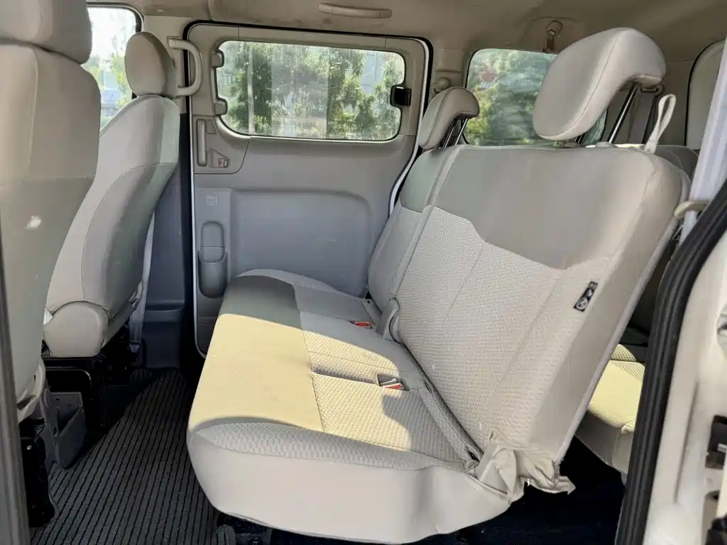 Nissan NV200 2018 — фото 8