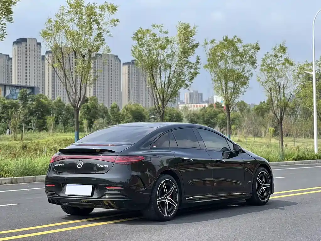 Mercedes-Benz EQE AMG 2023 — фото 10