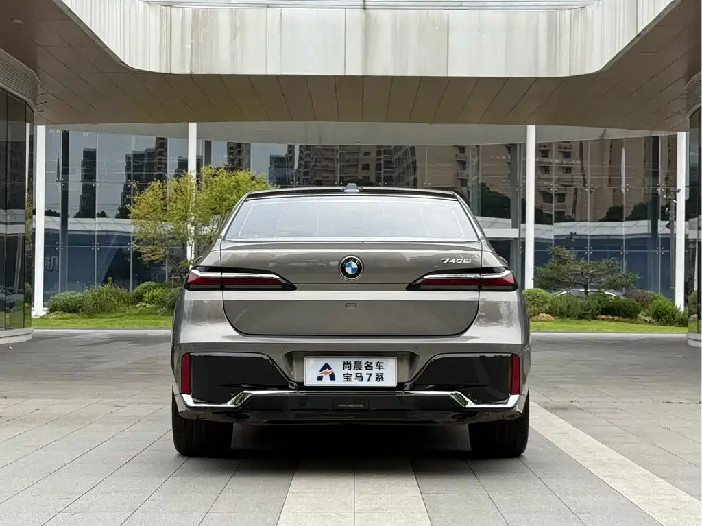 BMW 7 Series 2023 — фото 16