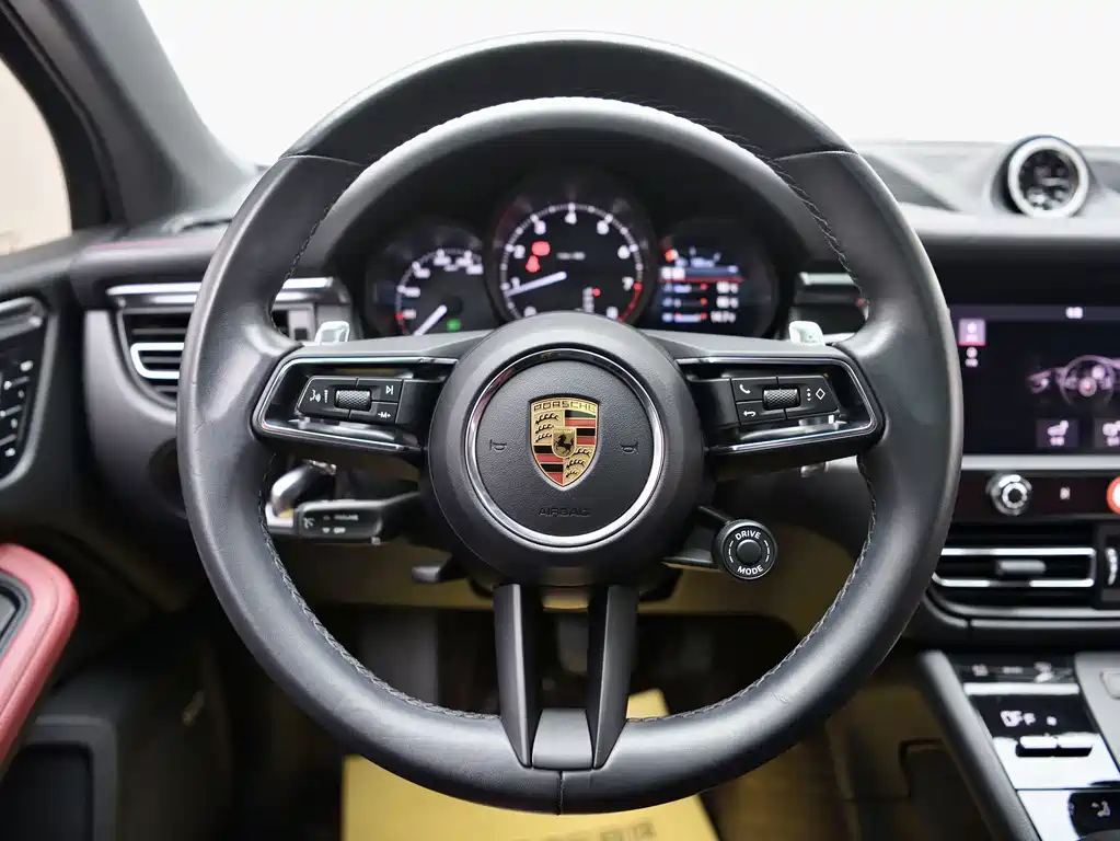 Porsche Macan 2023 — фото 11