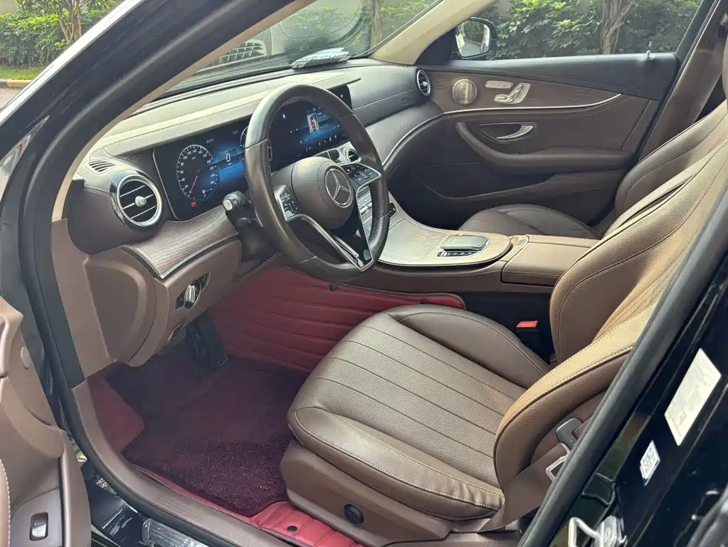 Mercedes-Benz E-Class 2022 — фото 10