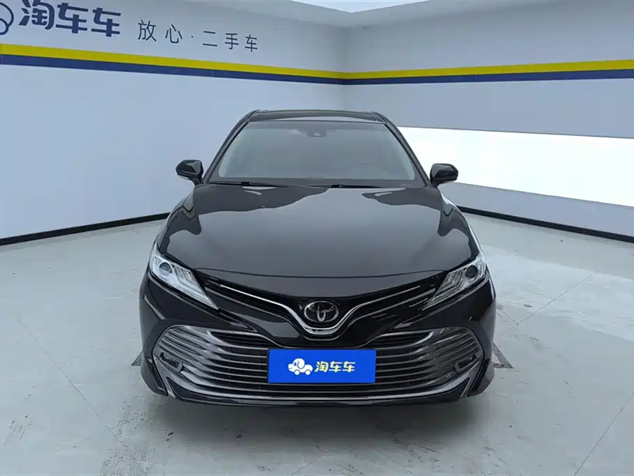 Toyota Camry 2020 — фото 2