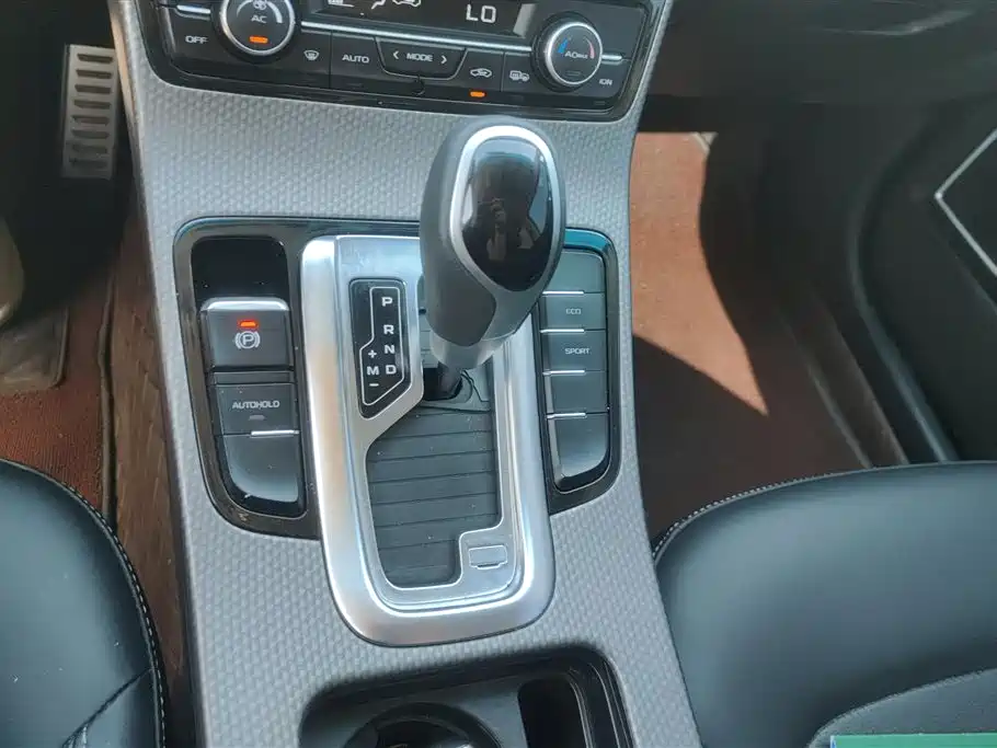 Geely Emgrand GS 2017 — фото 16