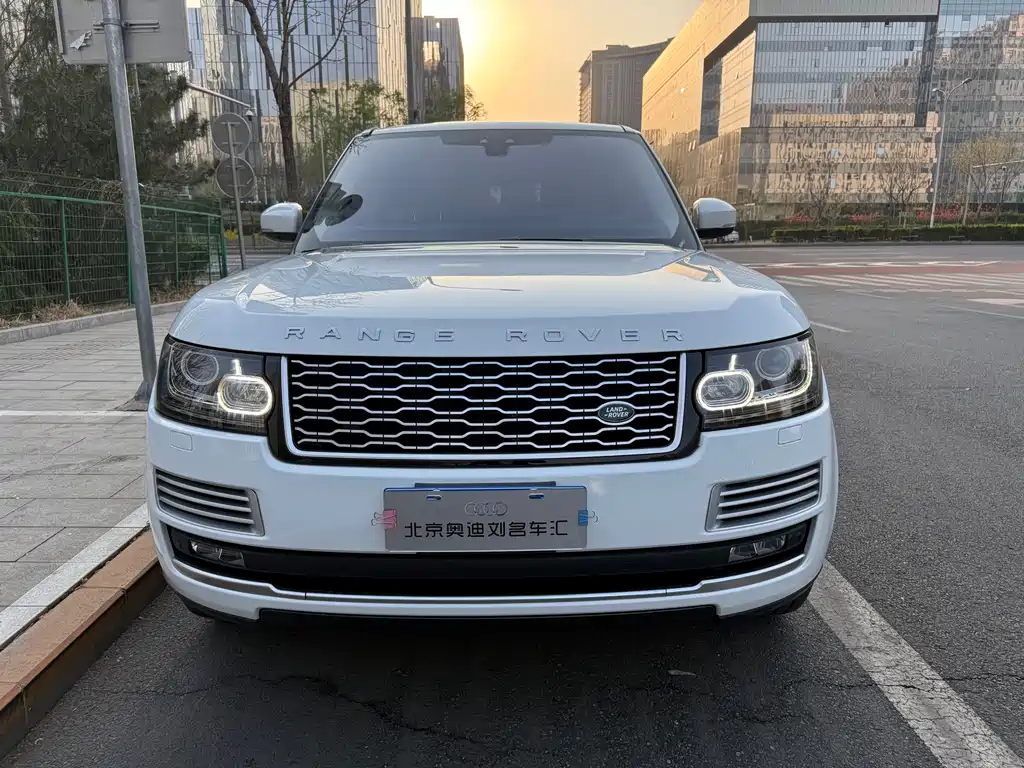 Land Rover Range Rover 2018 — фото 1