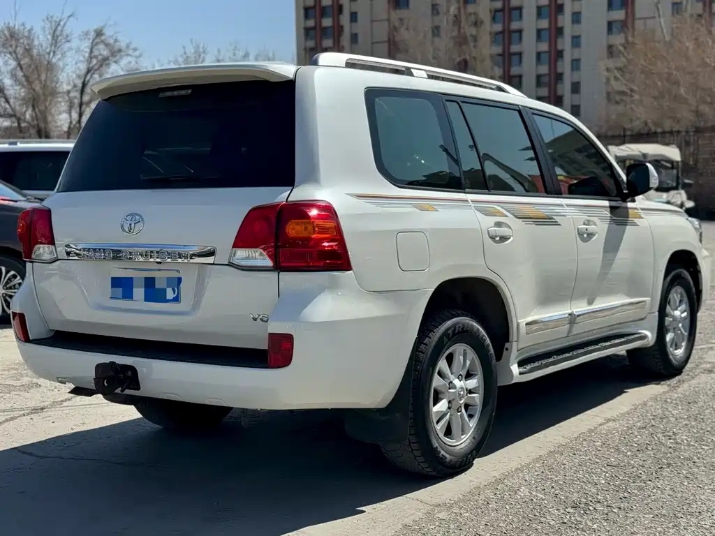 Toyota Land Cruiser 2015 — фото 9