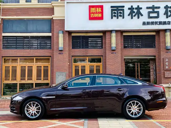 Jaguar XJ 2015