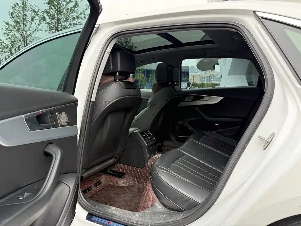Audi A4L 2021