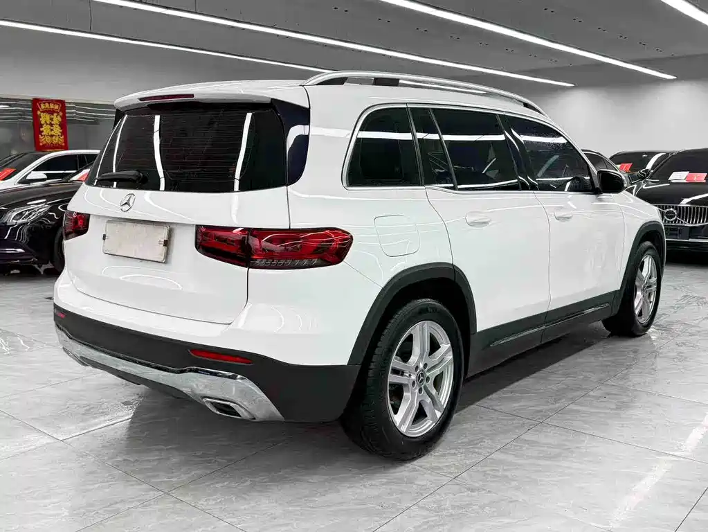 Mercedes-Benz GLB 2023