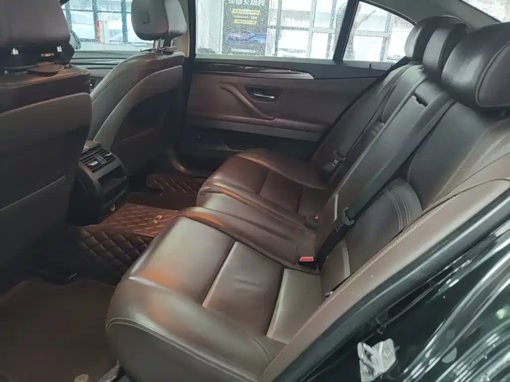 BMW 5 Series 2015 — фото 17