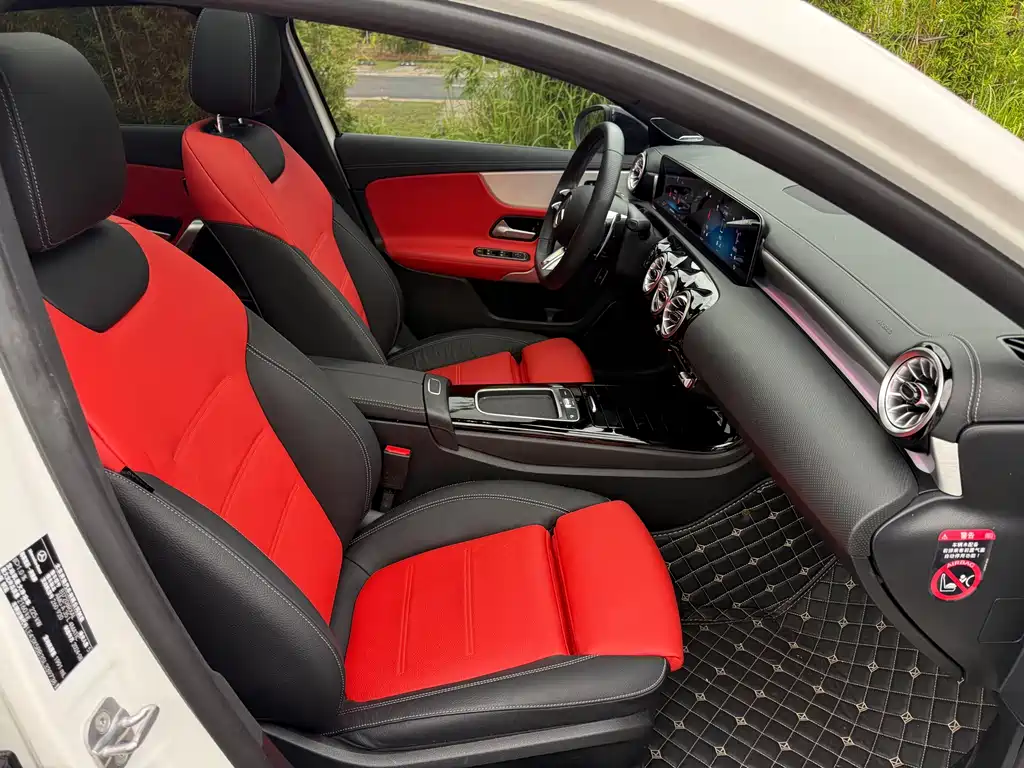 Mercedes-Benz A-Class AMG 2024 — фото 14