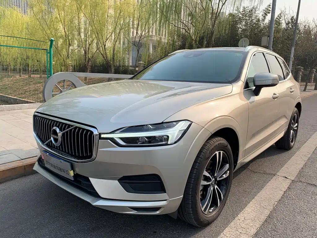 Volvo XC60 2018 — фото 2