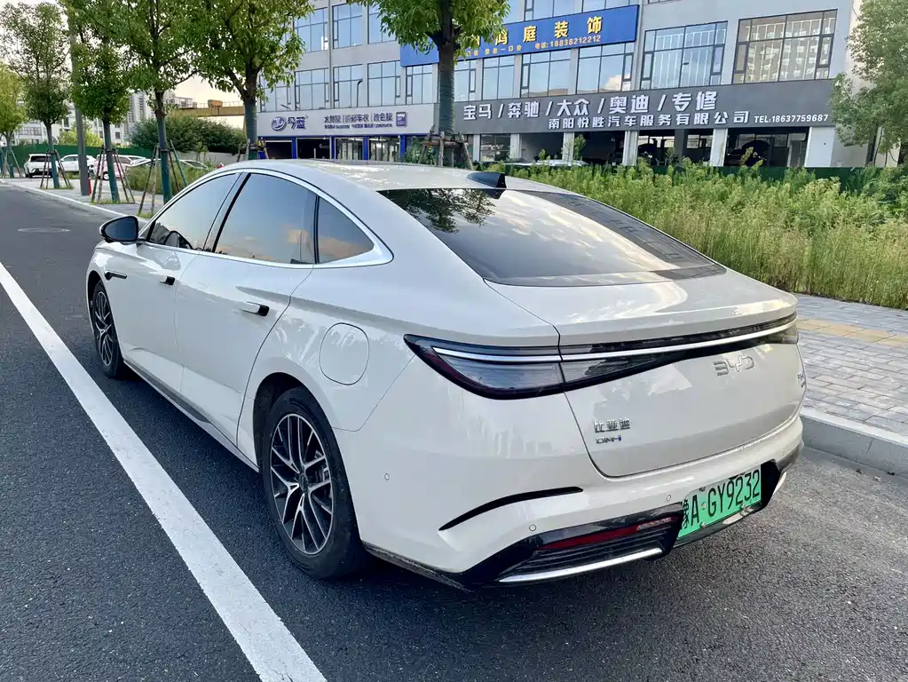 BYD Seal 07 DM-i 2025 — фото 9