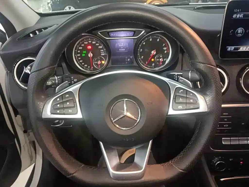 Mercedes-Benz GLA 2019 — фото 11