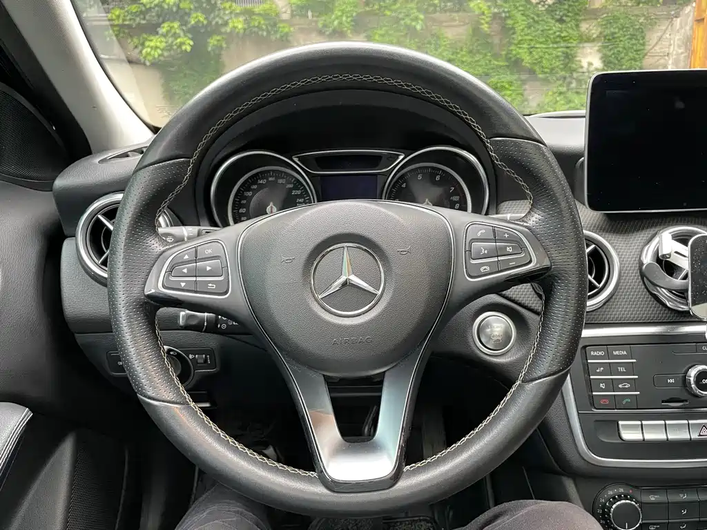 Mercedes-Benz GLA 2018 — фото 15