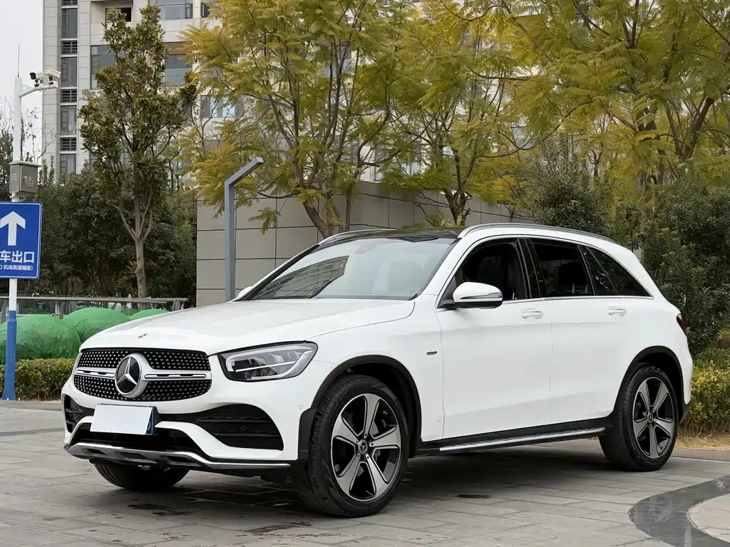 Mercedes-Benz GLC 2023 — фото 1
