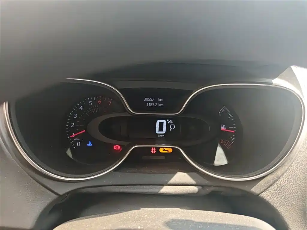 Renault Captur 2018 — фото 13