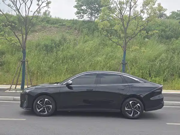 Geely Galaxy L6 2024