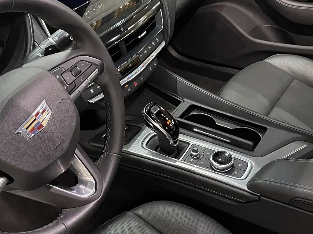Cadillac CT5 2023 — фото 10