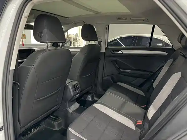 Volkswagen T-Roc 2023