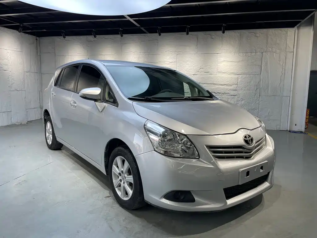 Toyota Verso 2015 — фото 3