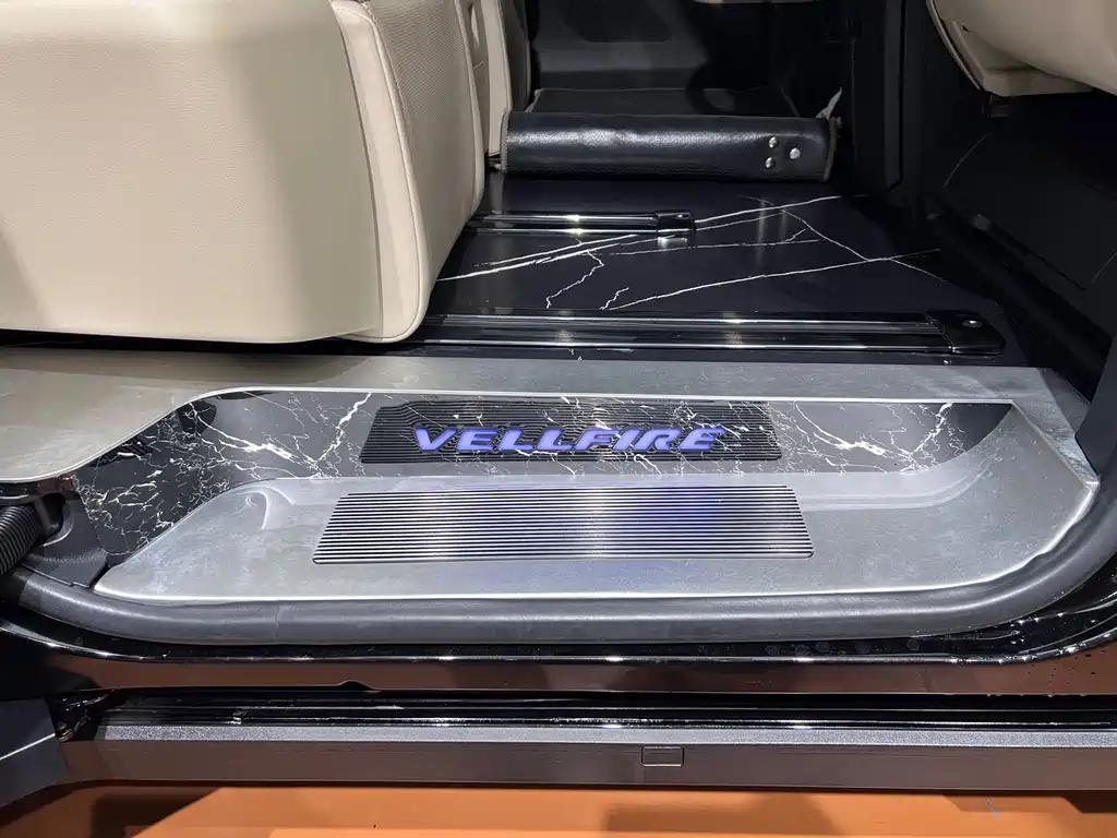 Toyota Vellfire 2024 — фото 12
