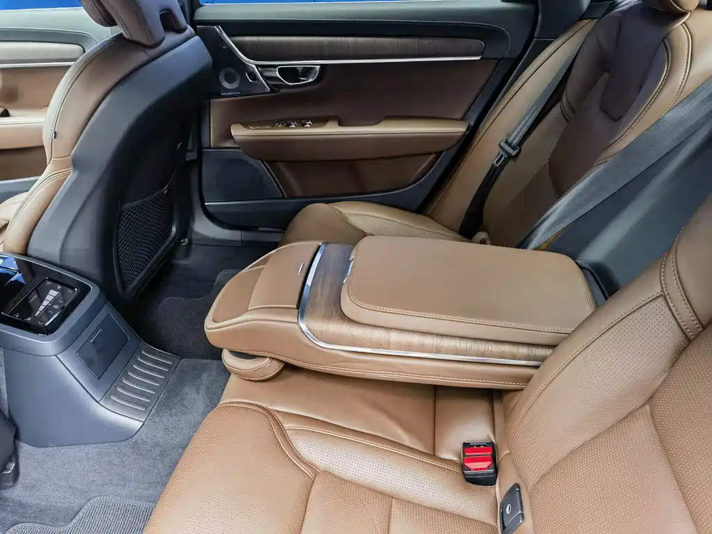 Volvo S90 PHEV 2024 — фото 13