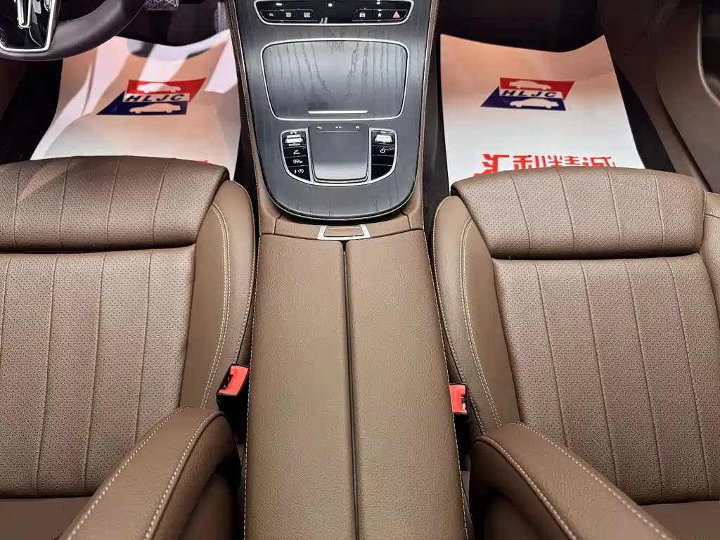 Mercedes-Benz E-Class 2022 — фото 15