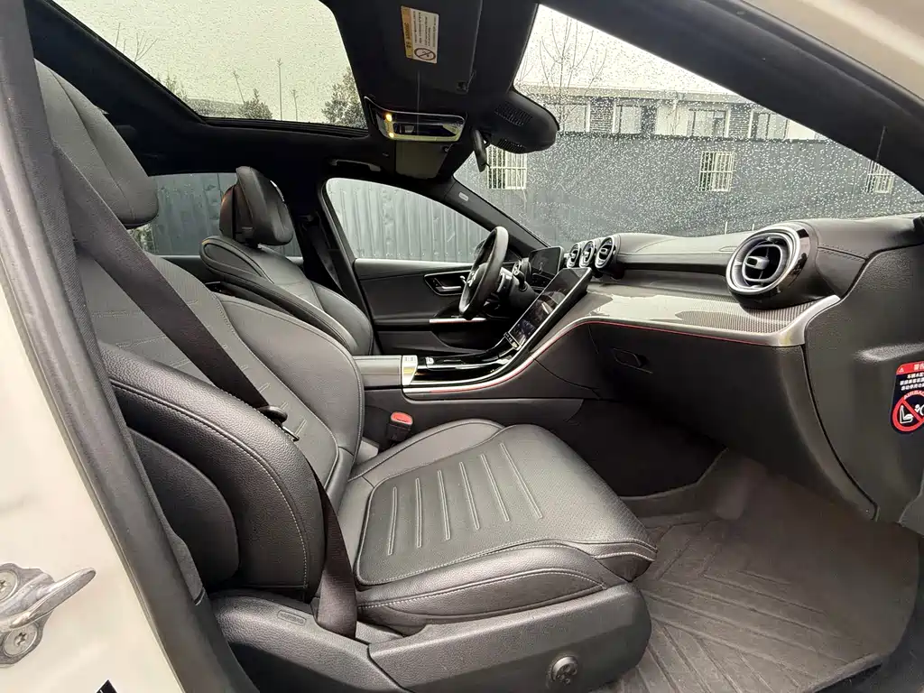 Mercedes-Benz C-Class 2023 — фото 12