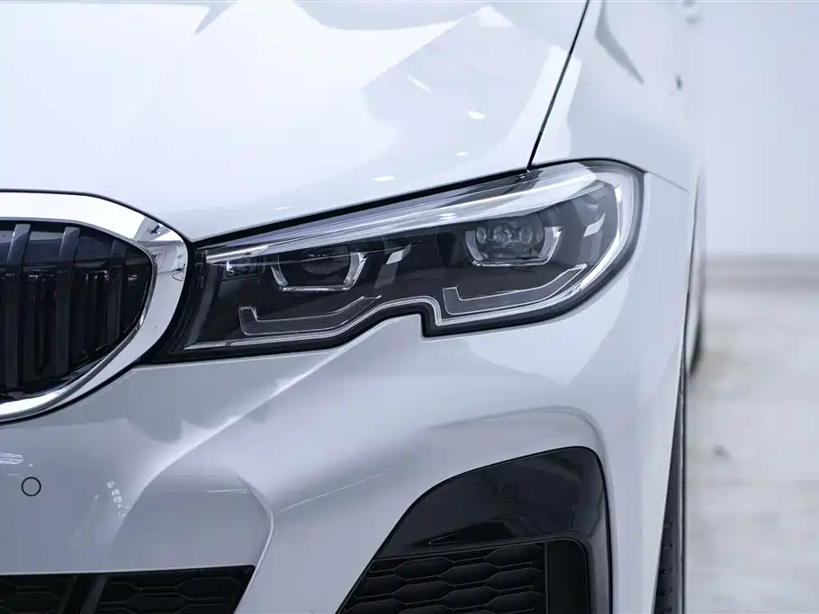 BMW 3 Series 2021 — фото 10