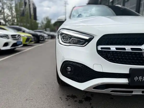 Mercedes-Benz GLA 2023