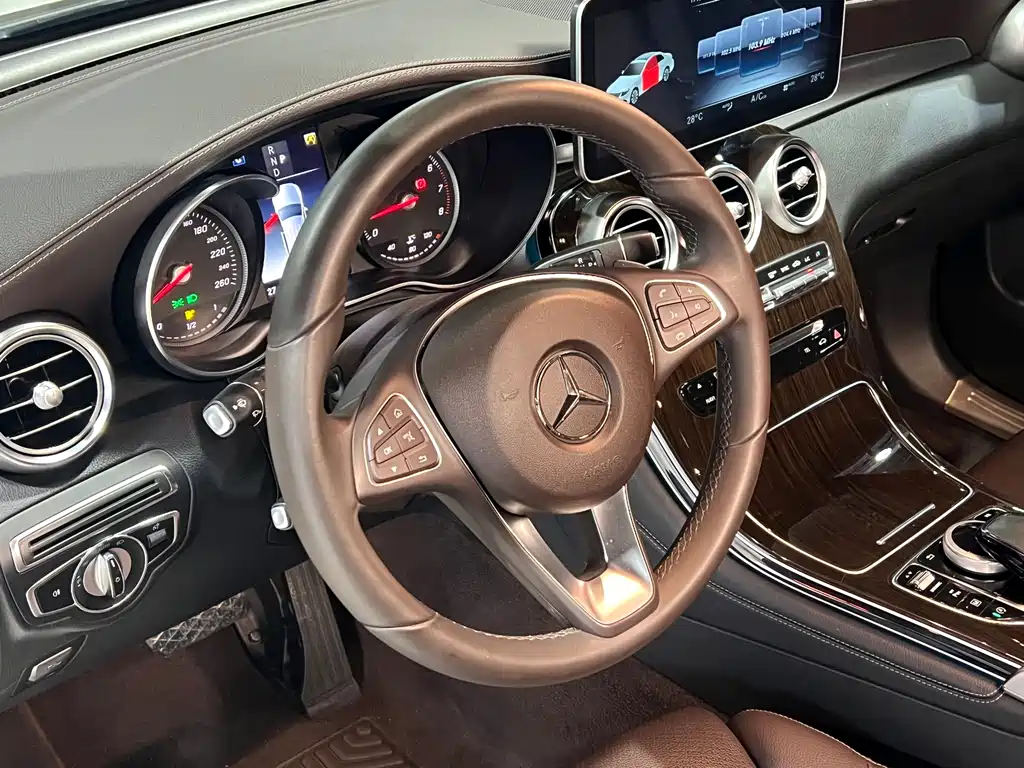 Mercedes-Benz GLC 2019 — фото 14