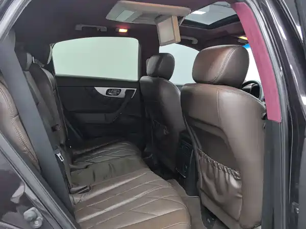 Infiniti FX 2011