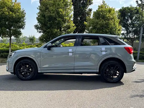Audi Q2L 2024