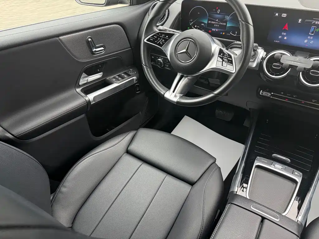 Mercedes-Benz GLB 2024 — фото 15
