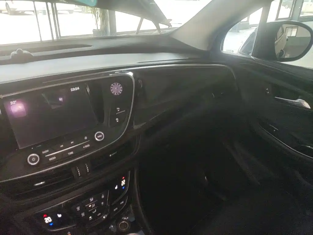 Buick Envision Plus 2020 — фото 13