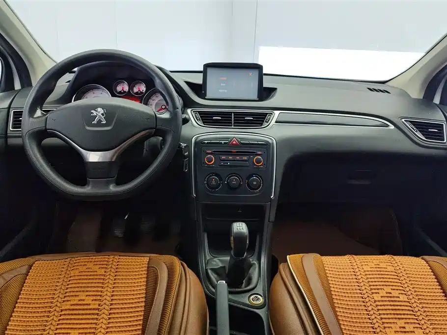 Peugeot 308 2015 — фото 12