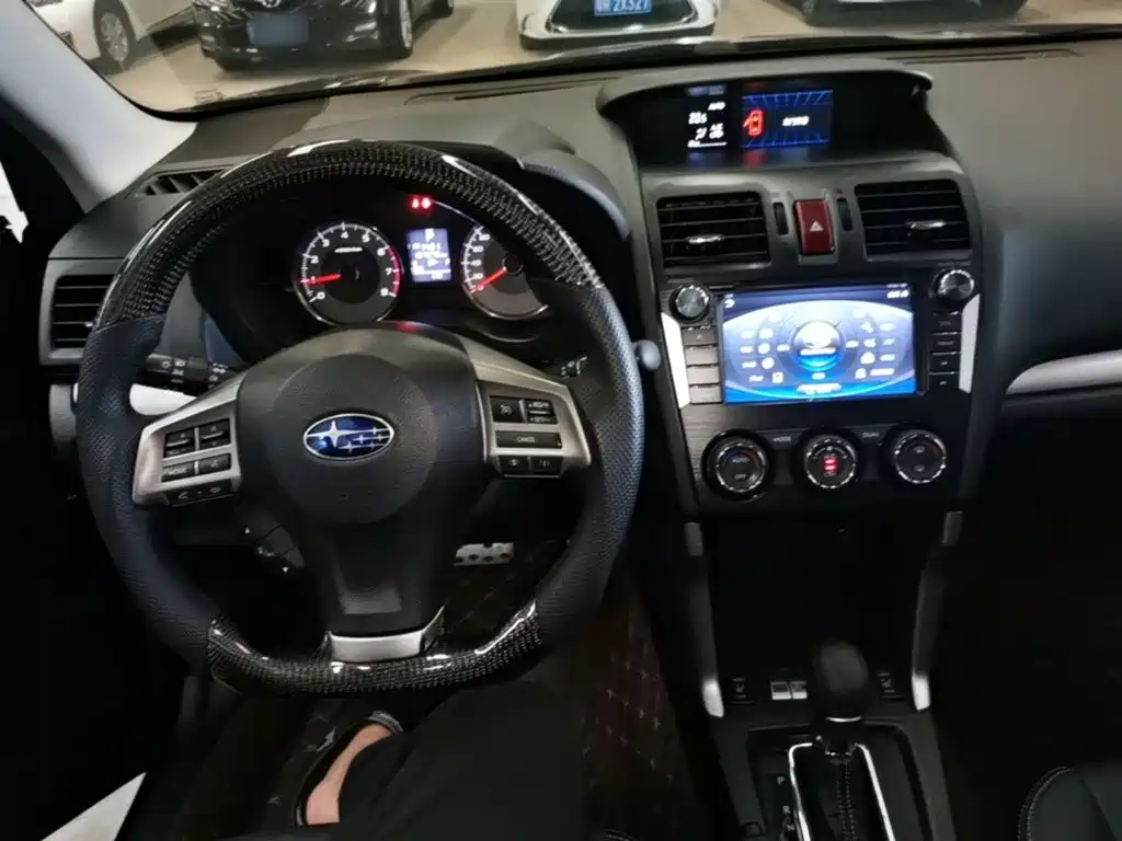 Subaru Forester 2014 — фото 10