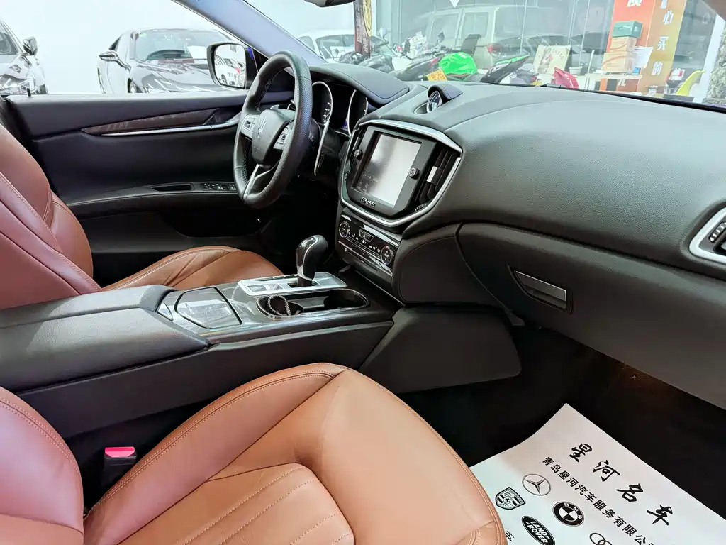 Maserati Ghibli 2016 — фото 18