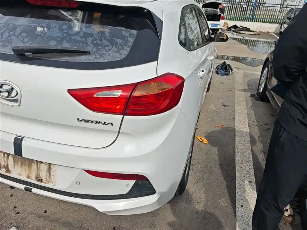 Hyundai Verna RV 2018 — фото 24