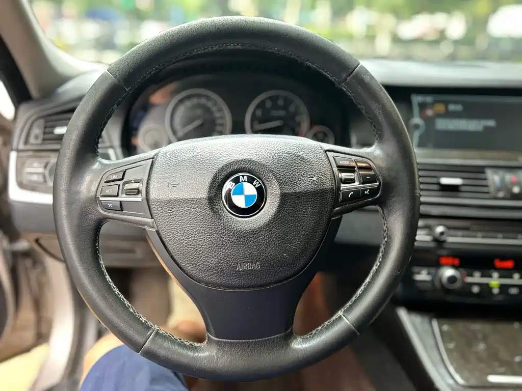 BMW 5 Series 2013 — фото 9