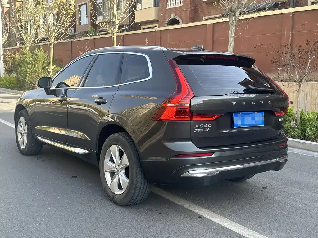 Volvo XC60 2021 — фото 18