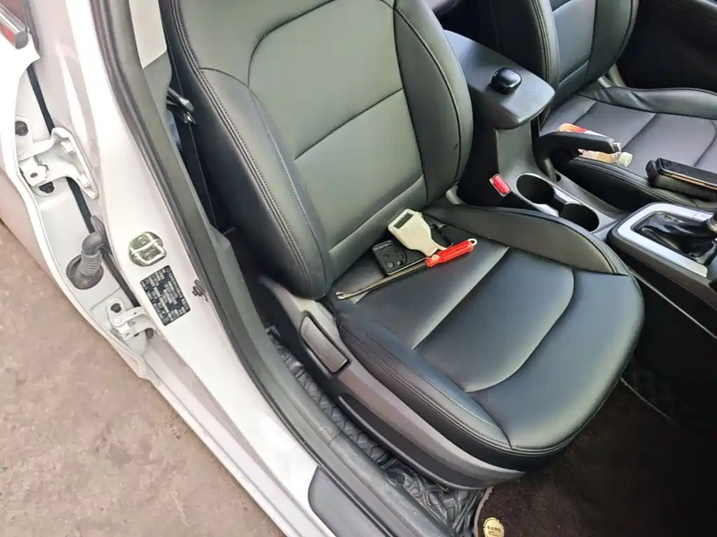 Hyundai Elantra 2017 — фото 25