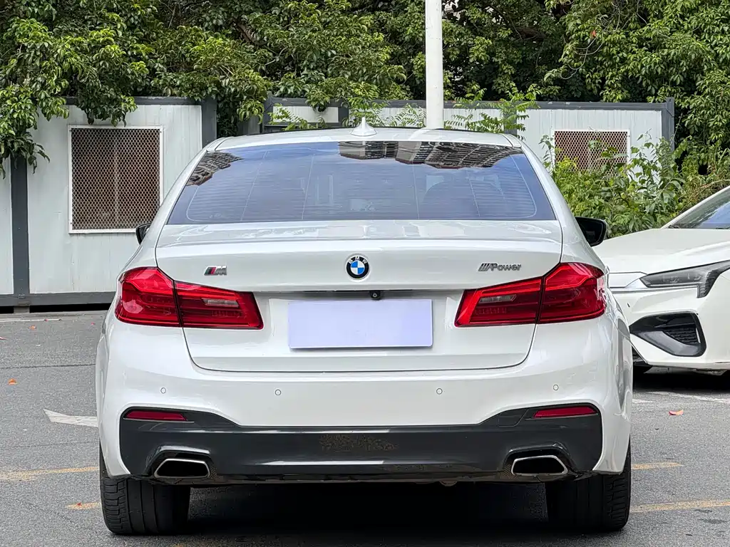 BMW 5 Series 2019 — фото 3