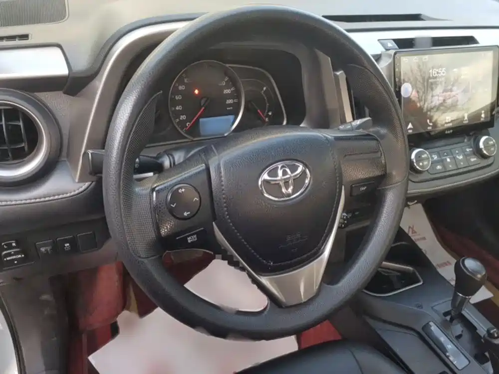Toyota RAV4 2019 — фото 14