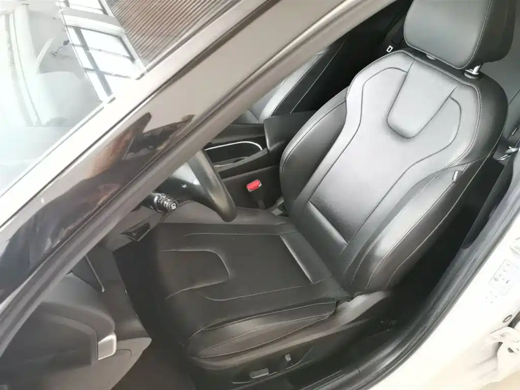 Hyundai Elantra 2021 — фото 15