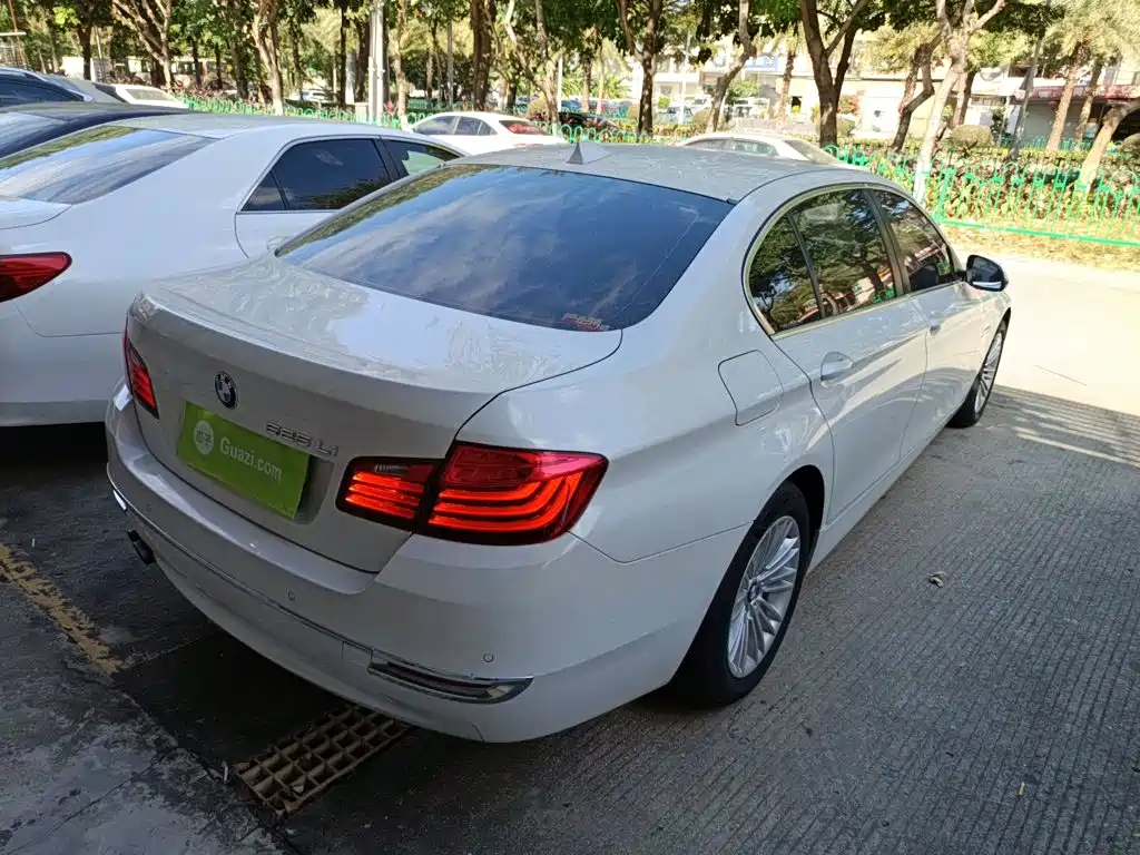 BMW 5 Series 2014 — фото 23
