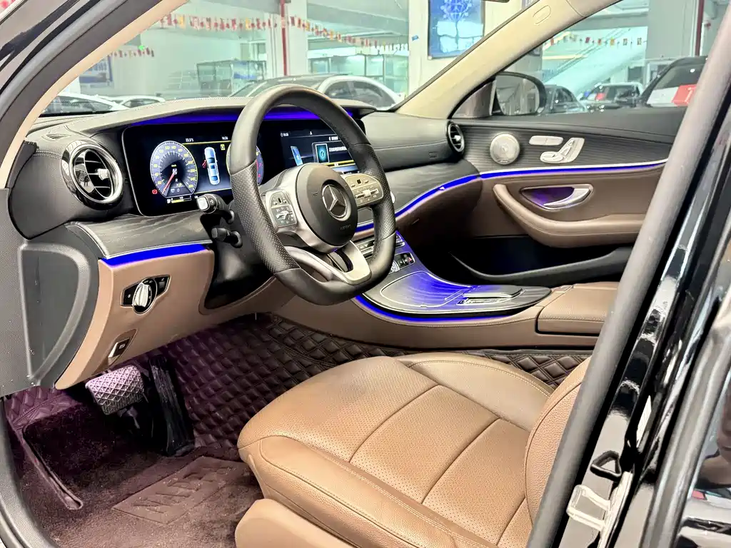 Mercedes-Benz E-Class 2019 — фото 16