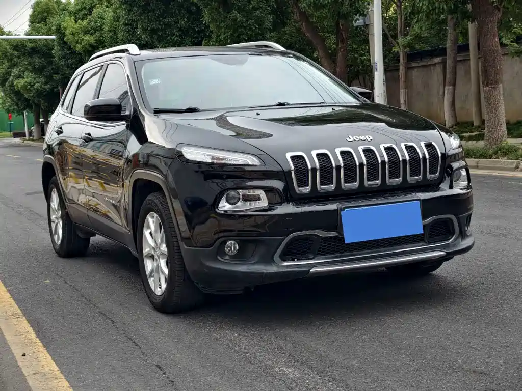 Jeep Cherokee 2017 — фото 3