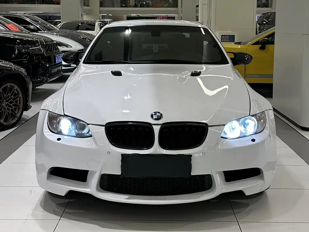 BMW M3 2012 — фото 9