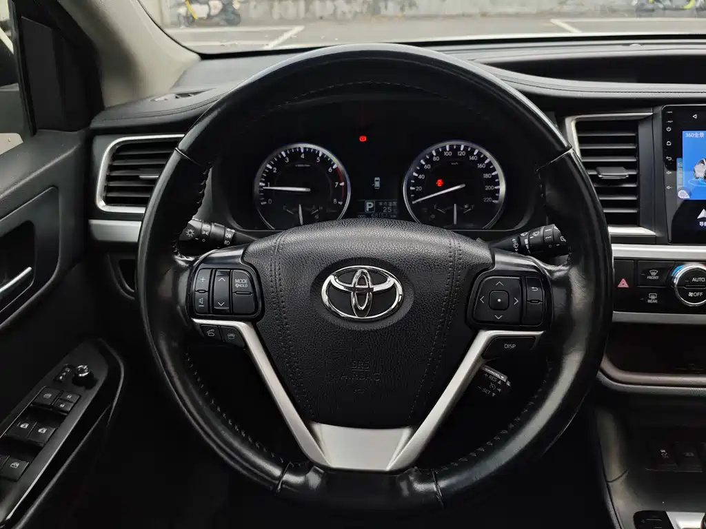 Toyota Highlander 2017 — фото 14